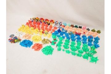 昭和レトロ　当時物　BANDAI　バンダイ　SDガンダム　F・Bコレクション　武器　パーツ　ガン消しなどまとめて129個セット(GUNDAM、消しゴム、ガシャポン、フィギュア、おもちゃ、オモチャ、玩具)(R-075527)