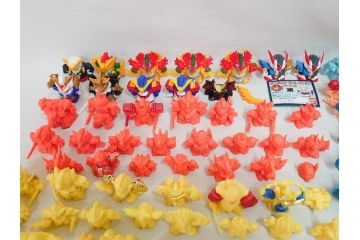 昭和レトロ　当時物　BANDAI　バンダイ　SDガンダム　F・Bコレクション　武器　パーツ　ガン消しなどまとめて129個セット(GUNDAM、消しゴム、ガシャポン、フィギュア、おもちゃ、オモチャ、玩具)(R-075527)