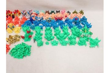昭和レトロ　当時物　BANDAI　バンダイ　SDガンダム　F・Bコレクション　武器　パーツ　ガン消しなどまとめて129個セット(GUNDAM、消しゴム、ガシャポン、フィギュア、おもちゃ、オモチャ、玩具)(R-075527)