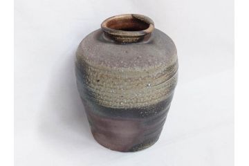 原田拾六　備前　素朴な風合いが味わい深い壷(壺、花器、花瓶、花入、共箱付き)(R-075528)