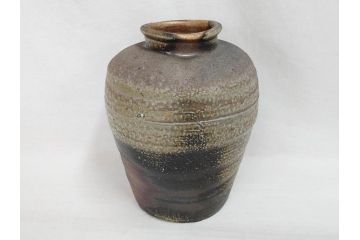 原田拾六　備前　素朴な風合いが味わい深い壷(壺、花器、花瓶、花入、共箱付き)(R-075528)