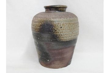 原田拾六　備前　素朴な風合いが味わい深い壷(壺、花器、花瓶、花入、共箱付き)(R-075528)