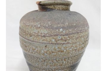原田拾六　備前　素朴な風合いが味わい深い壷(壺、花器、花瓶、花入、共箱付き)(R-075528)