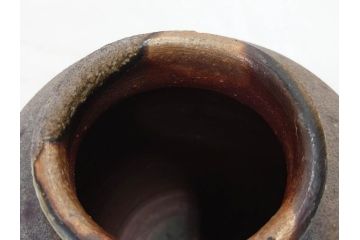 原田拾六　備前　素朴な風合いが味わい深い壷(壺、花器、花瓶、花入、共箱付き)(R-075528)