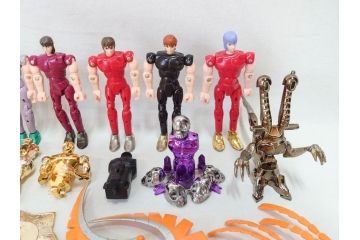 当時物　BANDAI　バンダイ　聖闘士星矢　セイントセイヤ　SAINT SEIYA　聖衣(クロス)　ペガサスクロス　サジタリアスクロス　ライブラクロス　ランドセイントクロス　ドラゴンクロス　アルファローブ　シードラゴンスケイル　スカイセイントクロス　フィギュア　おもちゃなどまとめてセット(日本漫画、玩具、オモチャ、人形)(R-075529)