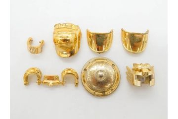 当時物　BANDAI　バンダイ　聖闘士星矢　セイントセイヤ　SAINT SEIYA　聖衣(クロス)　ペガサスクロス　サジタリアスクロス　ライブラクロス　ランドセイントクロス　ドラゴンクロス　アルファローブ　シードラゴンスケイル　スカイセイントクロス　フィギュア　おもちゃなどまとめてセット(日本漫画、玩具、オモチャ、人形)(R-075529)