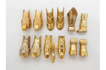 当時物　BANDAI　バンダイ　聖闘士星矢　セイントセイヤ　SAINT SEIYA　聖衣(クロス)　ペガサスクロス　サジタリアスクロス　ライブラクロス　ランドセイントクロス　ドラゴンクロス　アルファローブ　シードラゴンスケイル　スカイセイントクロス　フィギュア　おもちゃなどまとめてセット(日本漫画、玩具、オモチャ、人形)(R-075529)