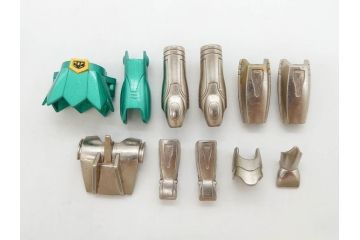 当時物　BANDAI　バンダイ　聖闘士星矢　セイントセイヤ　SAINT SEIYA　聖衣(クロス)　ペガサスクロス　サジタリアスクロス　ライブラクロス　ランドセイントクロス　ドラゴンクロス　アルファローブ　シードラゴンスケイル　スカイセイントクロス　フィギュア　おもちゃなどまとめてセット(日本漫画、玩具、オモチャ、人形)(R-075529)
