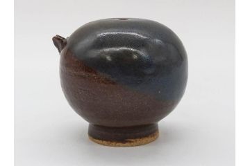 Gerd Knapper　ゲルト クナッパー　細やかな意匠が施された品のある佇まいが美しい水滴&ぐい呑み(書道具、酒器、和食器、共箱付き)(R-075534)