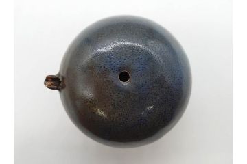 Gerd Knapper　ゲルト クナッパー　細やかな意匠が施された品のある佇まいが美しい水滴&ぐい呑み(書道具、酒器、和食器、共箱付き)(R-075534)