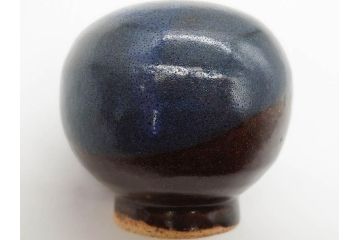 Gerd Knapper　ゲルト クナッパー　細やかな意匠が施された品のある佇まいが美しい水滴&ぐい呑み(書道具、酒器、和食器、共箱付き)(R-075534)