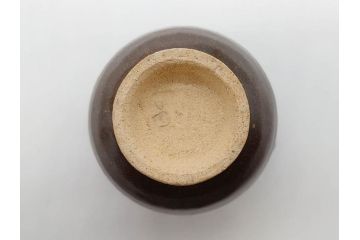 Gerd Knapper　ゲルト クナッパー　細やかな意匠が施された品のある佇まいが美しい水滴&ぐい呑み(書道具、酒器、和食器、共箱付き)(R-075534)