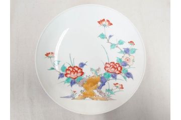 重要無形文化財　人間国宝　十四代　酒井田柿右衛門　錦　牡丹鳥文　約30cm　9.9寸　一つ一つ丁寧に描かれた色絵が美しい額皿(大皿、和皿、飾り皿、和食器、共箱付き、九寸九分)(R-075542)