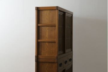 中古　美品　ニレ材　上質な和の空間を演出する二段重ね水屋箪笥(食器棚、茶箪笥、キャビネット、収納棚、戸棚)(R-075552)