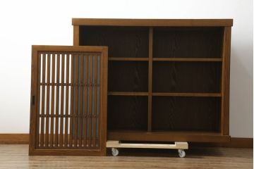 中古　美品　ニレ材　上質な和の空間を演出する水屋箪笥サイドボード(サイドキャビネット、収納棚、戸棚)(R-075553)