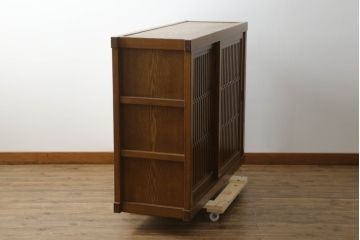 中古　美品　ニレ材　上質な和の空間を演出する水屋箪笥サイドボード(サイドキャビネット、収納棚、戸棚)(R-075553)