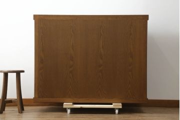 中古　美品　ニレ材　上質な和の空間を演出する水屋箪笥サイドボード(サイドキャビネット、収納棚、戸棚)(R-075553)
