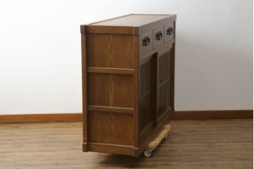 中古　美品　ニレ材　上質な和の空間を演出する水屋箪笥サイドボード(サイドキャビネット、収納棚、戸棚、食器棚、茶箪笥)(R-075554)