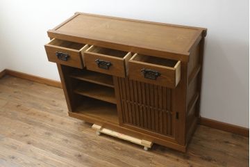 中古　美品　ニレ材　上質な和の空間を演出する水屋箪笥サイドボード(サイドキャビネット、収納棚、戸棚、食器棚、茶箪笥)(R-075554)