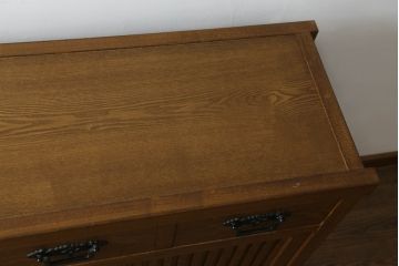 中古　美品　ニレ材　上質な和の空間を演出する水屋箪笥サイドボード(サイドキャビネット、収納棚、戸棚、食器棚、茶箪笥)(R-075554)