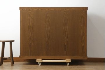 中古　美品　ニレ材　上質な和の空間を演出する水屋箪笥サイドボード(サイドキャビネット、収納棚、戸棚、食器棚、茶箪笥)(R-075554)