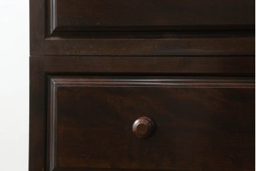 中古　美品　松本民芸家具　天板リメイク　シックな佇まいが魅力的!! 和と洋どちらの空間にも取り入れやすいローチェスト(ローボード、テレビ台、テレビボード、サイドチェスト、引き出し)(R-075556)
