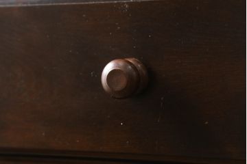 中古　美品　松本民芸家具　天板リメイク　脚(台輪)付きリメイク　シックな佇まいが魅力的!! 和と洋どちらの空間にも取り入れやすいローチェスト(ローボード、テレビ台、テレビボード、サイドチェスト、引き出し)(R-075557)