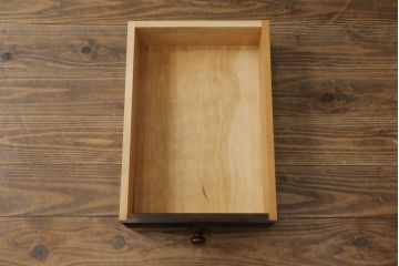 中古　美品　松本民芸家具　脚(台輪)付きリメイク　シックな佇まいが魅力的!! 和と洋どちらの空間にも取り入れやすいローボード(収納棚、戸棚、サイドボード、テレビ台、テレビボード)(R-075558)