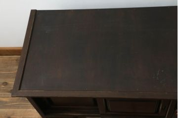 中古　美品　松本民芸家具　脚(台輪)付きリメイク　シックな佇まいが魅力的!! 和と洋どちらの空間にも取り入れやすいローボード(収納棚、戸棚、サイドボード、テレビ台、テレビボード)(R-075558)