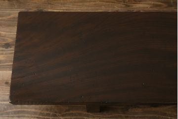 和製アンティーク　重厚!!　ぶ厚い総欅(ケヤキ)材の1枚板が魅力的な作業台(裁ち板、テレビ台、飾り台、ローテーブル、センターテーブル、リビングテーブル)(R-075559)