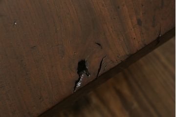 和製アンティーク　重厚!!　ぶ厚い総欅(ケヤキ)材の1枚板が魅力的な作業台(裁ち板、テレビ台、飾り台、ローテーブル、センターテーブル、リビングテーブル)(R-075559)