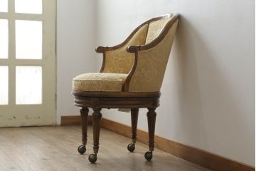 中古　DREXEL HERITAGE(ドレクセルヘリテイジ)　品のある佇まいが魅力的な回転チェア(アームチェア、デスクチェア、回転椅子、一人掛けソファ、1人掛けソファ、1Pソファ、椅子、イス)(R-075562)