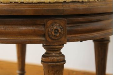 中古　DREXEL HERITAGE(ドレクセルヘリテイジ)　品のある佇まいが魅力的な回転チェア(アームチェア、デスクチェア、回転椅子、一人掛けソファ、1人掛けソファ、1Pソファ、椅子、イス)(R-075562)