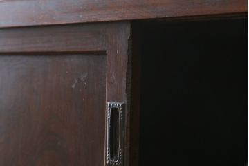 和製アンティーク　前面欅(ケヤキ)材　組子入り　和モダンなお部屋づくりに取り入れたい関東水屋箪笥(食器棚、戸棚、収納棚、キャビネット)(R-075572)