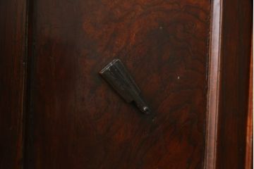 和製アンティーク　前面欅(ケヤキ)材　組子入り　和モダンなお部屋づくりに取り入れたい関東水屋箪笥(食器棚、戸棚、収納棚、キャビネット)(R-075572)