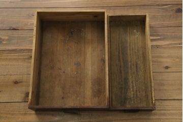 和製アンティーク　前面欅(ケヤキ)材　和モダンなお部屋づくりに取り入れたい関東水屋箪笥(食器棚、戸棚、収納棚、サイドボード、サイドキャビネット、キャビネット)(R-075574)