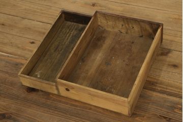 和製アンティーク　前面欅(ケヤキ)材　和モダンなお部屋づくりに取り入れたい関東水屋箪笥(食器棚、戸棚、収納棚、サイドボード、サイドキャビネット、キャビネット)(R-075574)