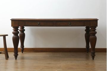 中古　美品　激レアモデル　DREXEL HERITAGE(ドレクセルヘリテイジ)　Covington Park Collection(コヴィントンパークコレクション)　マホガニー材　高級感溢れる佇まいが目を惹くレザートップデスク(テーブル、ワークデスク、平机、机、在宅用、在宅ワーク用)(R-075576)