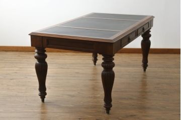 中古　美品　激レアモデル　DREXEL HERITAGE(ドレクセルヘリテイジ)　Covington Park Collection(コヴィントンパークコレクション)　マホガニー材　高級感溢れる佇まいが目を惹くレザートップデスク(テーブル、ワークデスク、平机、机、在宅用、在宅ワーク用)(R-075576)