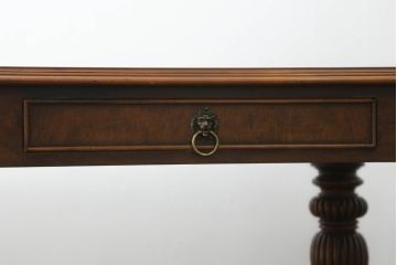 中古　美品　激レアモデル　DREXEL HERITAGE(ドレクセルヘリテイジ)　Covington Park Collection(コヴィントンパークコレクション)　マホガニー材　高級感溢れる佇まいが目を惹くレザートップデスク(テーブル、ワークデスク、平机、机、在宅用、在宅ワーク用)(R-075576)