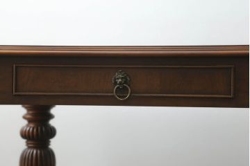 中古　美品　激レアモデル　DREXEL HERITAGE(ドレクセルヘリテイジ)　Covington Park Collection(コヴィントンパークコレクション)　マホガニー材　高級感溢れる佇まいが目を惹くレザートップデスク(テーブル、ワークデスク、平机、机、在宅用、在宅ワーク用)(R-075576)
