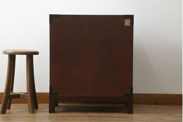中古　美品　欅産業　漆塗りの美しい木目に黒々した牡丹金具が目を引く仙台民芸小箪笥 (仙台箪笥、整理たんす、収納タンス、サイドチェスト、引き出し)(定価約37万円)(R-075579)
