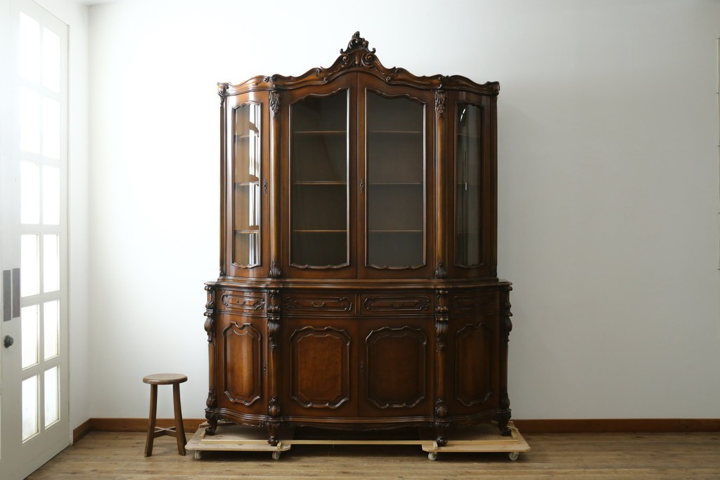 中古　美品!!　カリモク家具(karimoku)　domani(ドマーニ)　Louis(ルイ)XVシリーズ　ロココ様式のキャビネット　定価約280万円　(R-075583)