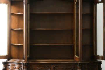 中古　美品!!　カリモク家具(karimoku)　domani(ドマーニ)　Louis(ルイ)XVシリーズ　ロココ様式のキャビネット　定価約280万円　(R-075583)