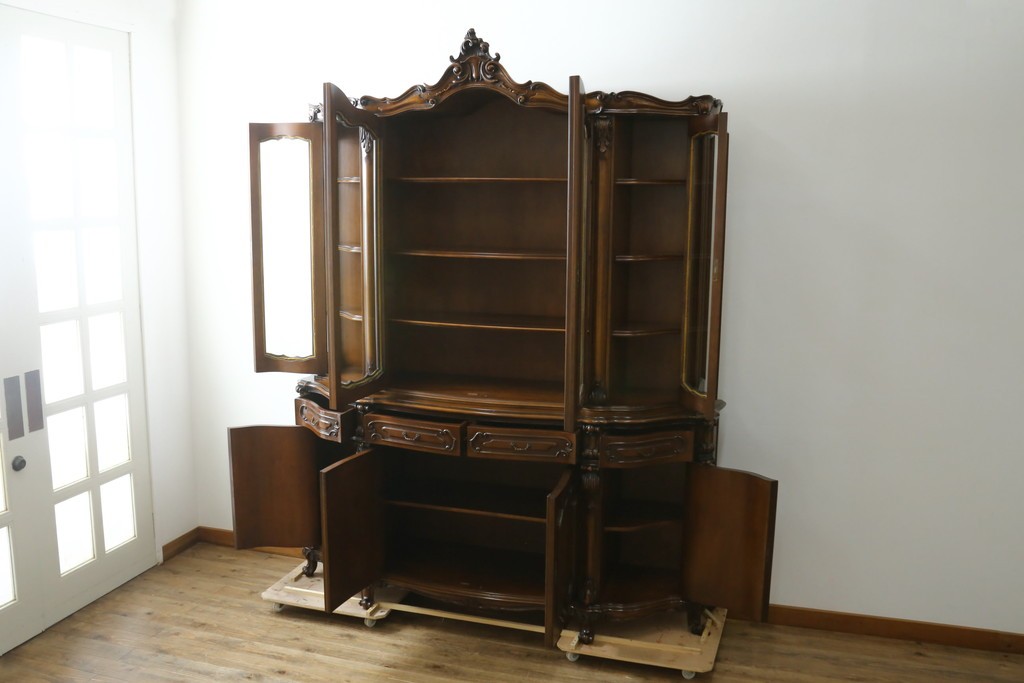 中古　美品!!　カリモク家具(karimoku)　domani(ドマーニ)　Louis(ルイ)XVシリーズ　ロココ様式のキャビネット　定価約280万円　(R-075583)