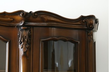 中古　美品!!　カリモク家具(karimoku)　domani(ドマーニ)　Louis(ルイ)XVシリーズ　ロココ様式のキャビネット　定価約280万円　(R-075583)