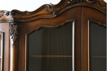 中古　美品!!　カリモク家具(karimoku)　domani(ドマーニ)　Louis(ルイ)XVシリーズ　ロココ様式のキャビネット　定価約280万円　(R-075583)