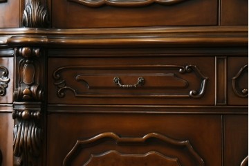 中古　美品!!　カリモク家具(karimoku)　domani(ドマーニ)　Louis(ルイ)XVシリーズ　ロココ様式のキャビネット　定価約280万円　(R-075583)
