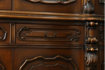 中古　美品!!　カリモク家具(karimoku)　domani(ドマーニ)　Louis(ルイ)XVシリーズ　ロココ様式のキャビネット　定価約280万円　(R-075583)
