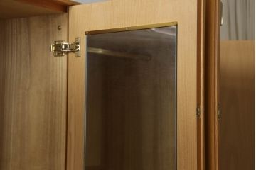 中古　高級品!!　松創(マツソウ)　木匠　稲垣練三郎作　明るい木の色味が空間を彩るワードローブ(洋服タンス、衣裳箪笥、収納棚)(定価約180万円)(R-075584)
